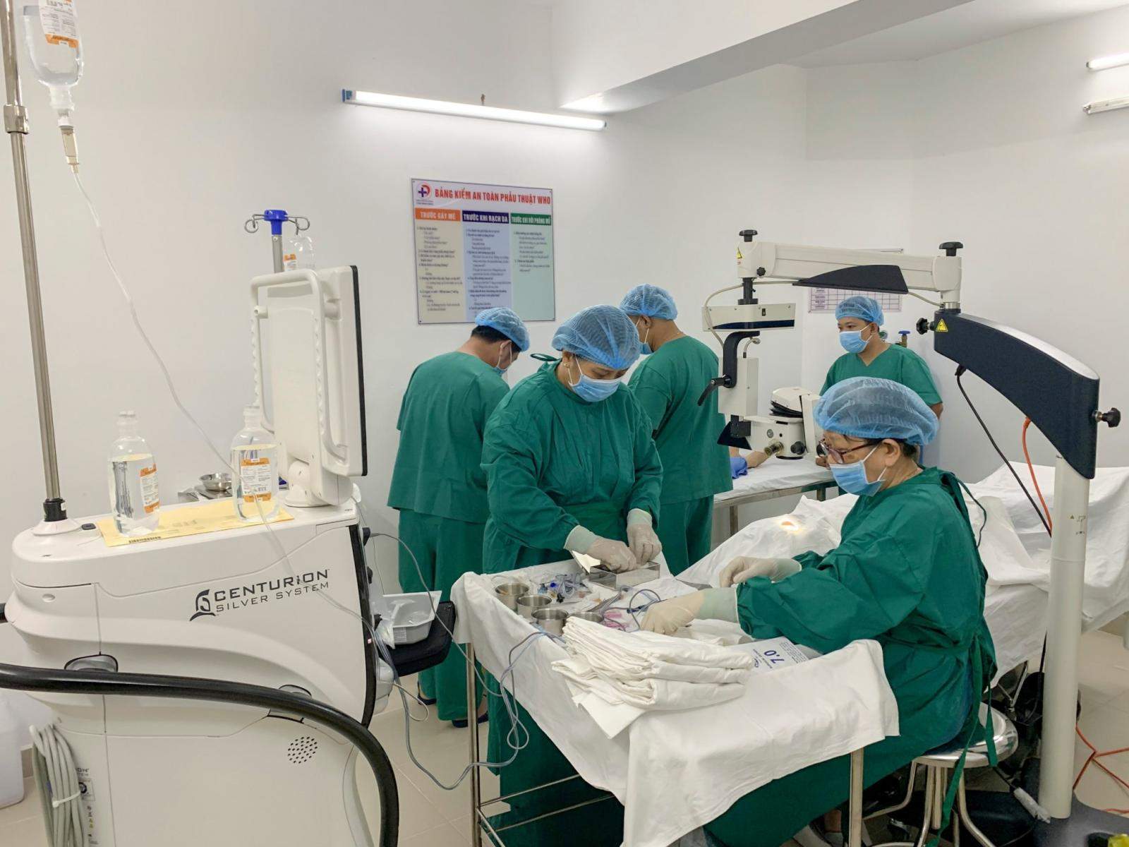 Hệ thống phẫu thuật Phaco